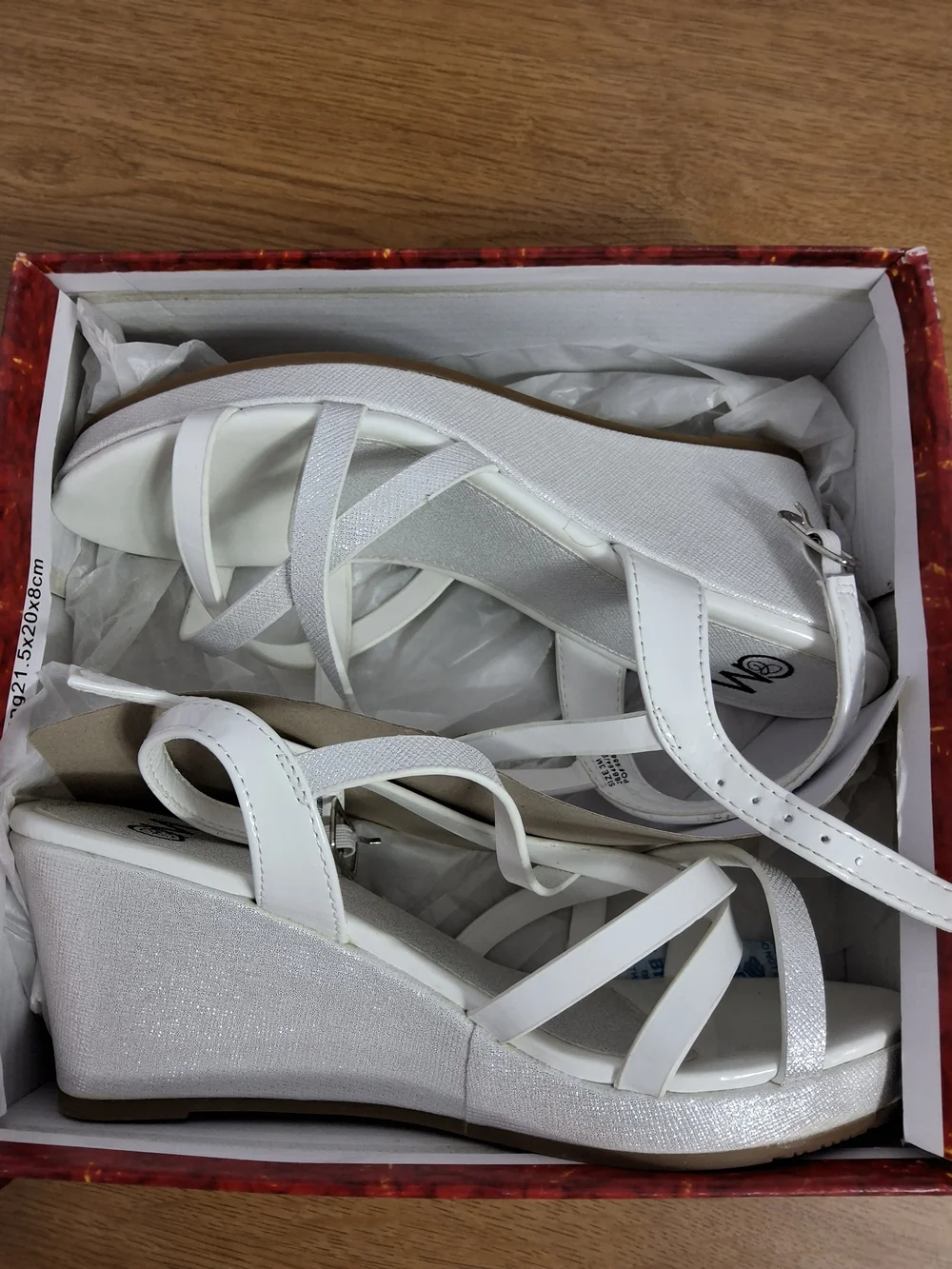 Chelsea Moreland White/Silver Glitter Strappy Wedge Sandals Ankle Buckle Size 3